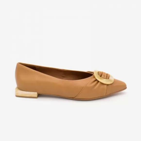 Store Ángel Alarcón Nacora - Women's Leather Pointed Toe Flat With Beige Carey Trim And Heel.