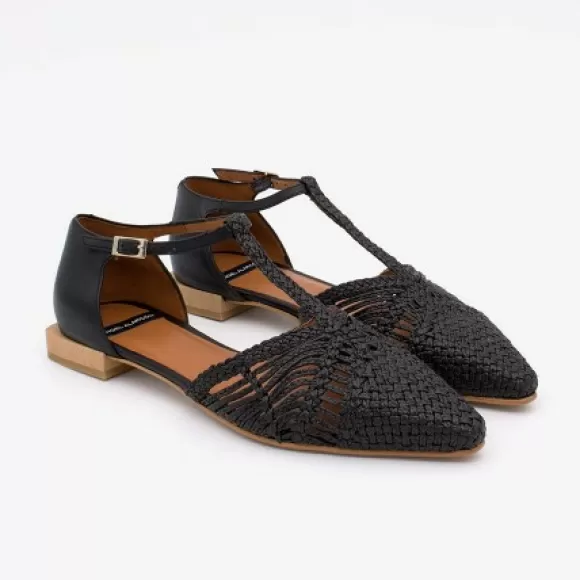 Hot Ángel Alarcón Napulp - Raffia T-Strap Sandal With Closed Toe And Heel.