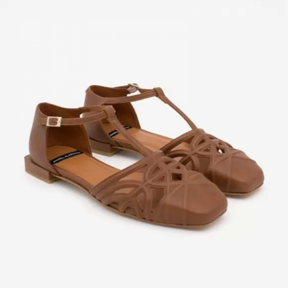 Best Ángel Alarcón Tinia - Flat Sandal In Engraved Leather With Ankle Strap And Heel